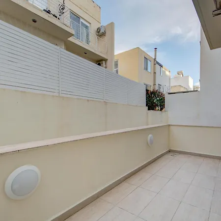 アパート Ortigia - Minutes To The St Julian's Centre By Haven And Keys Malta